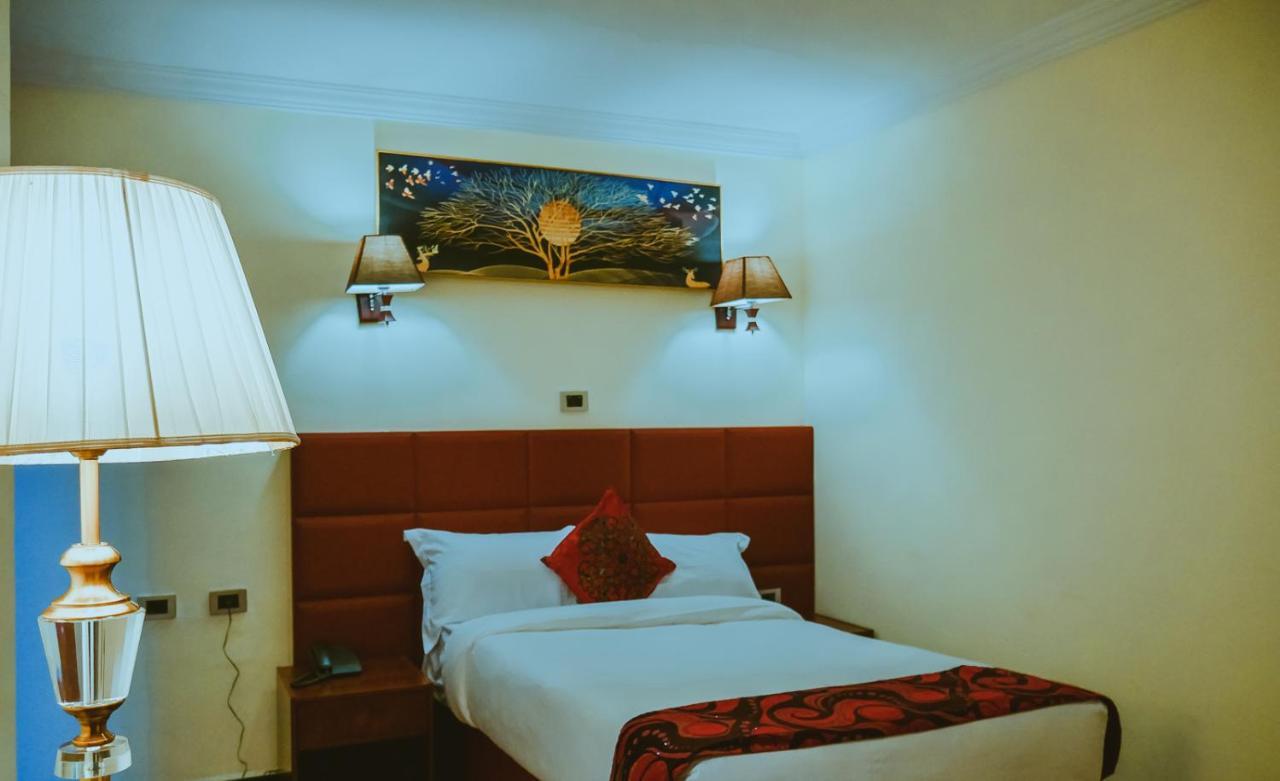 Moonlight Hotel Аддис-Абеба Экстерьер фото